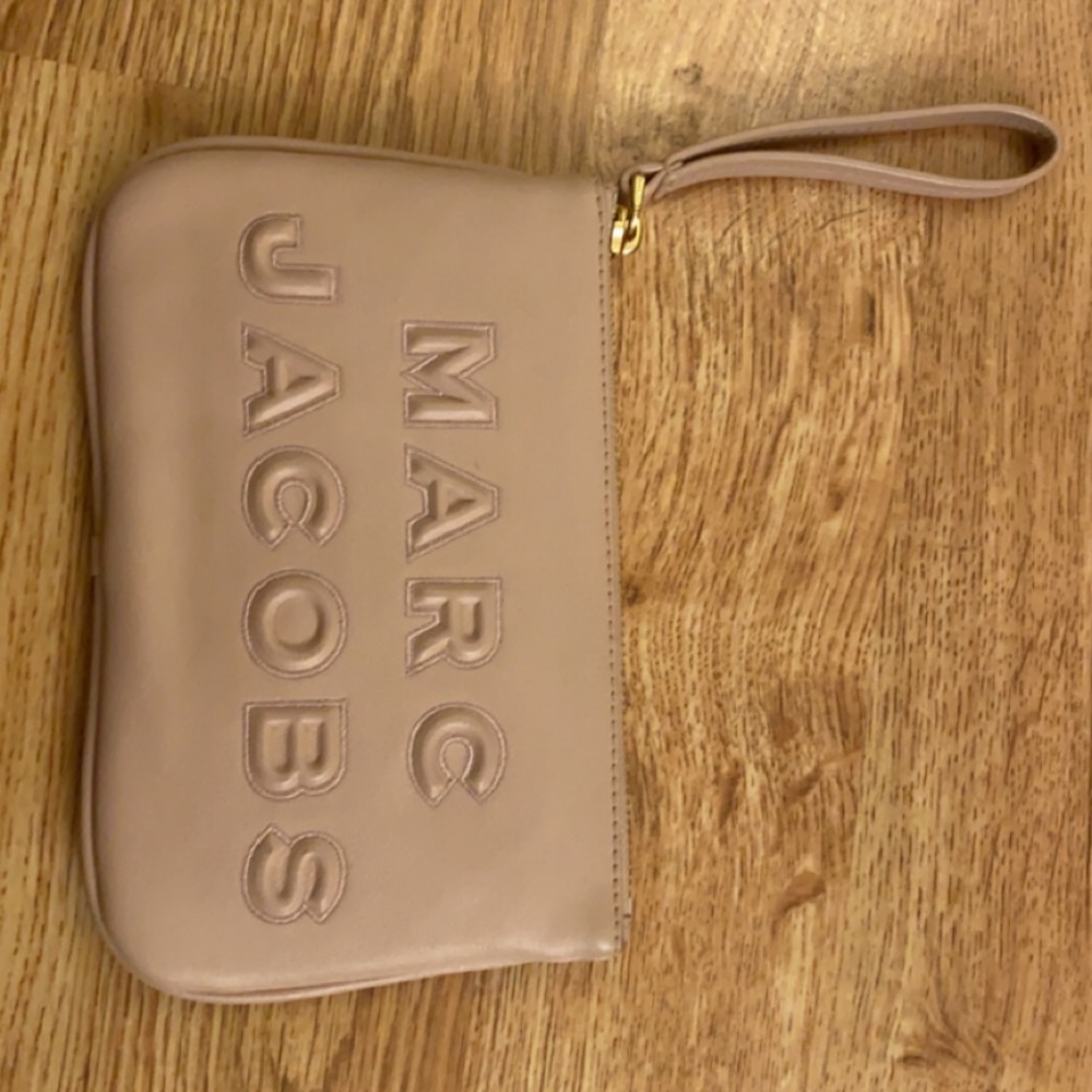 Marc jacobs wristlet wallet